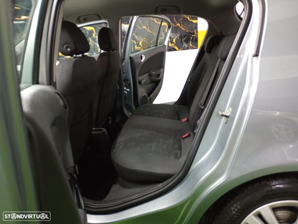 Opel Corsa 1.2 Cosmo - 12