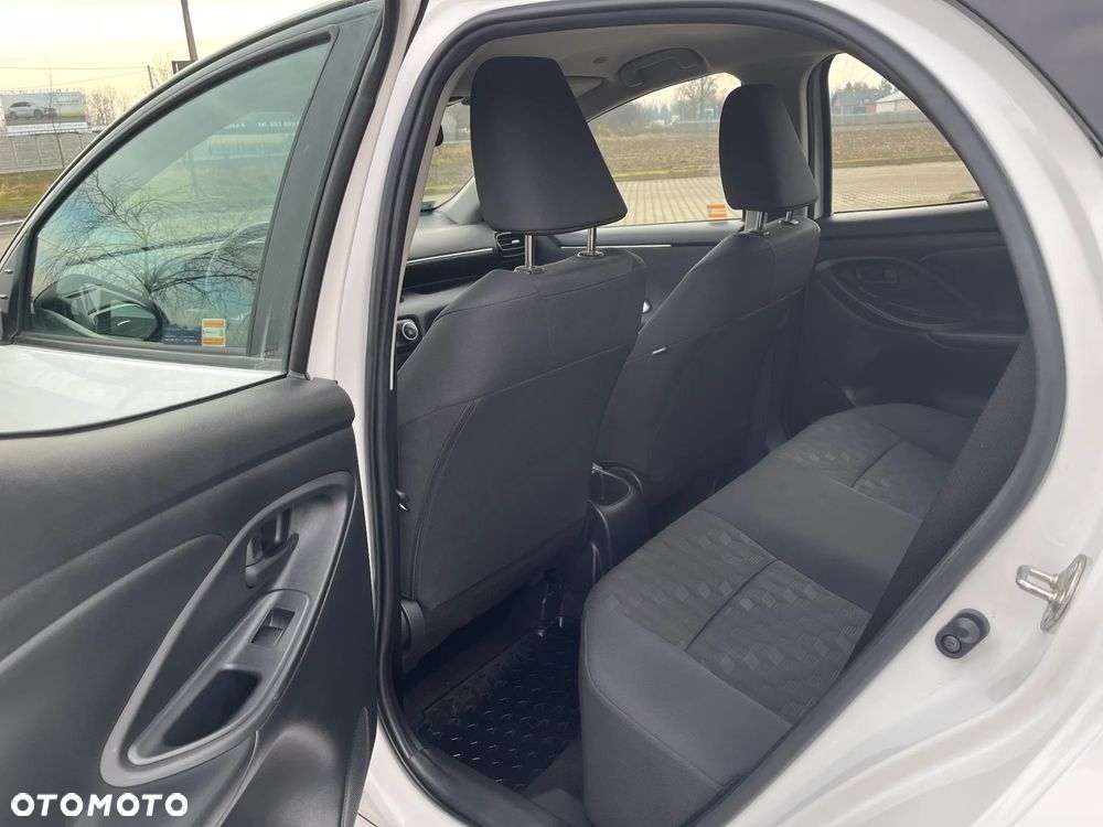 Toyota Yaris 1.5 Style - 13
