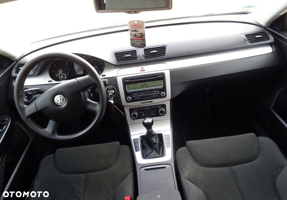 Volkswagen Passat - 8