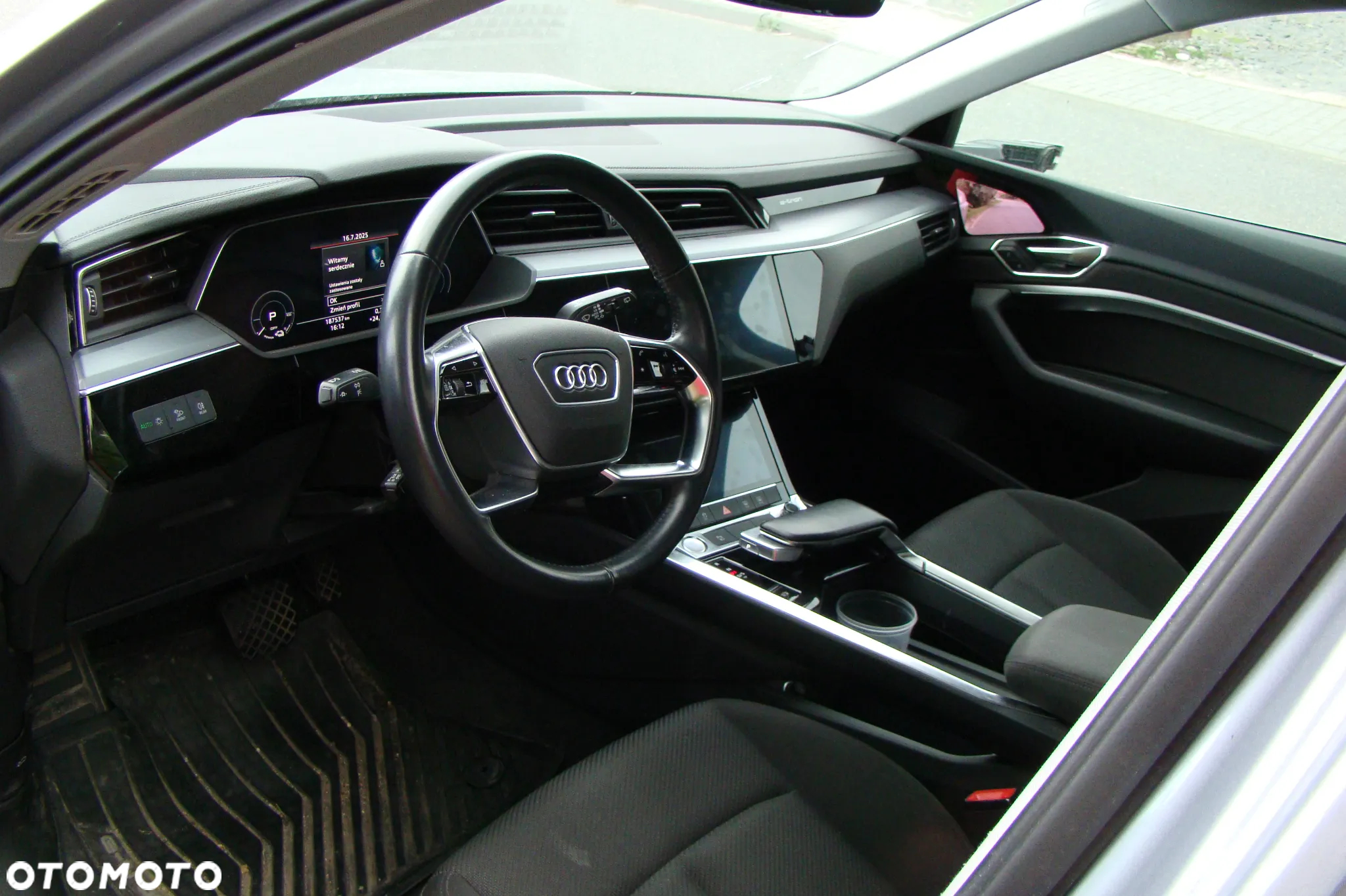 Audi e-tron Sportback - 11