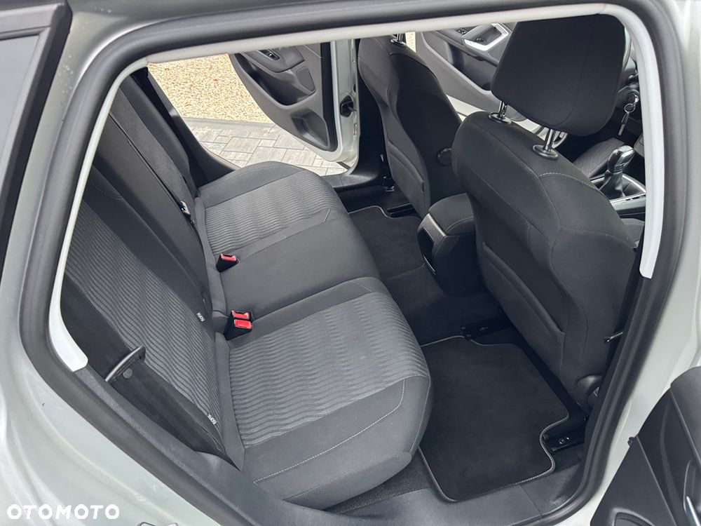 Peugeot 308 SW HDi FAP 110 (Blue Lion) Business Line Niveau 1 - 34