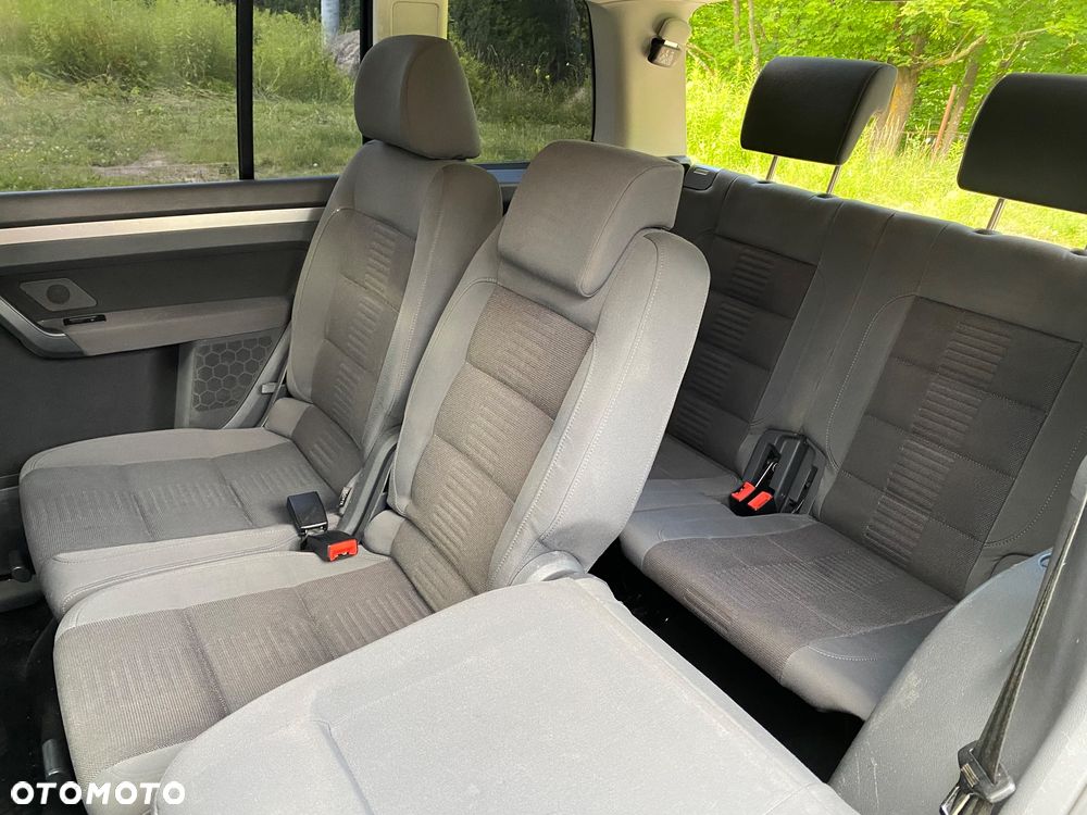 Volkswagen Touran 2.0 TDI DSG Highline - 10