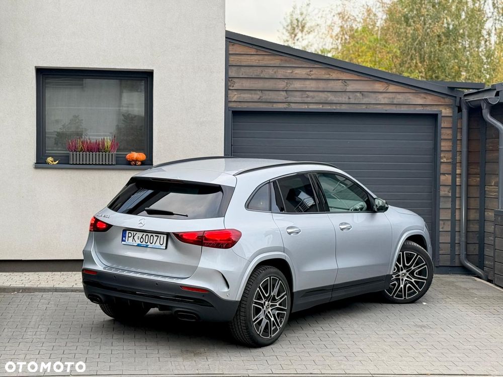 Mercedes-Benz GLA - 18