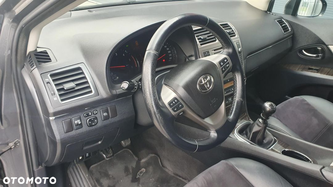 Toyota Avensis 2.0 D-4D Premium - 13