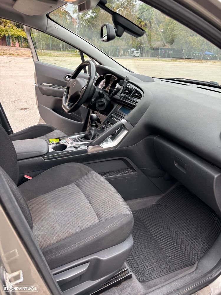 Peugeot 3008 1.6 HDi Active - 11