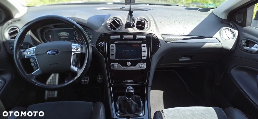 Ford Mondeo 2.5 Titanium S - 12