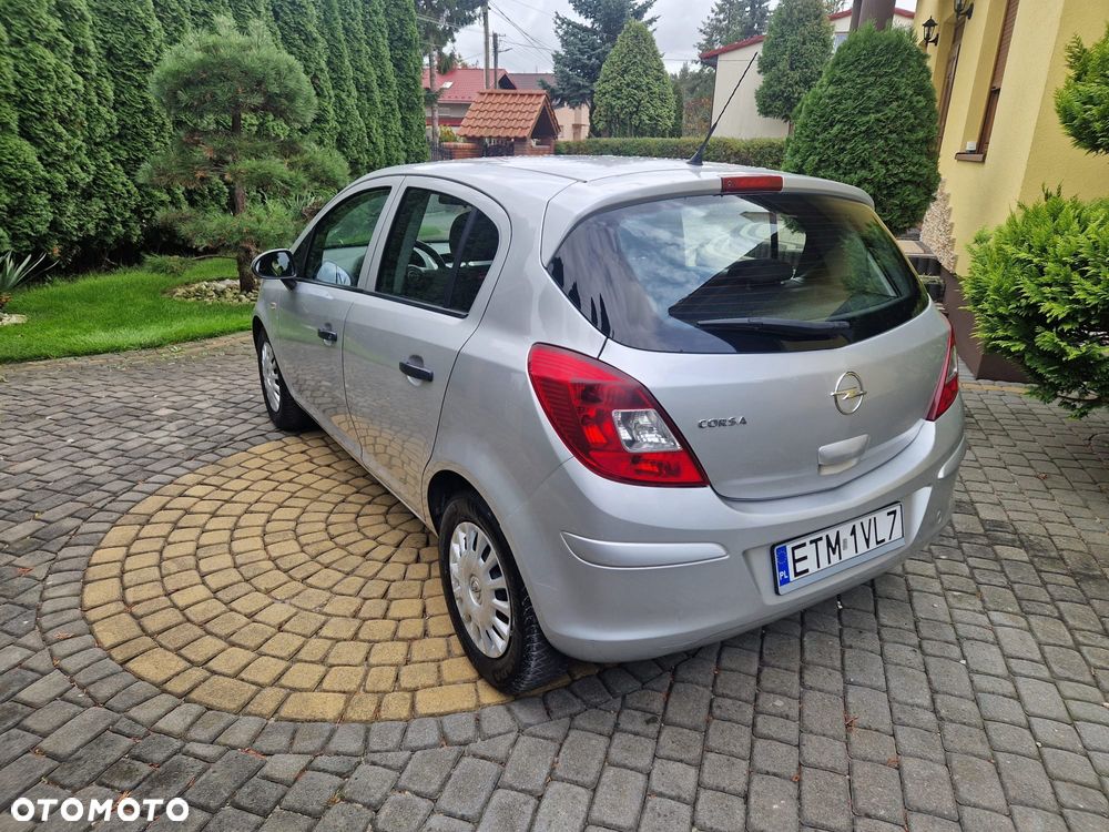 Opel Corsa 1.2 16V Essentia - 5