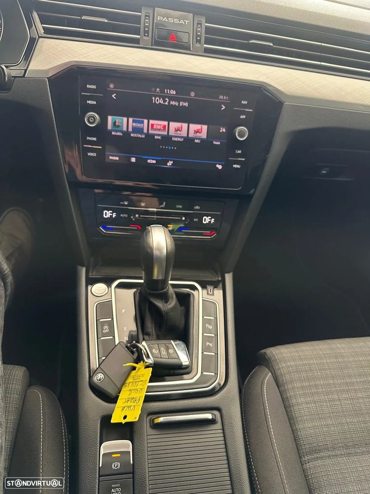 VW Passat 2.0 TDI Elegance DSG - 14