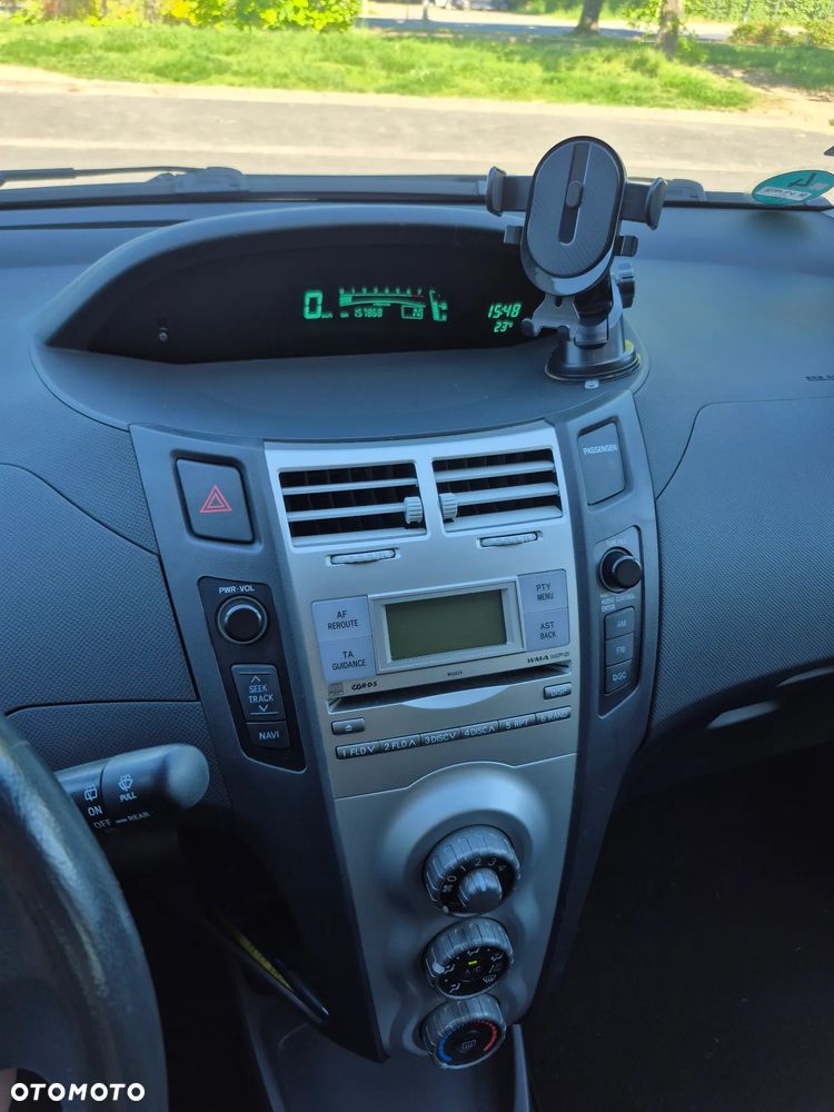 Toyota Yaris - 10