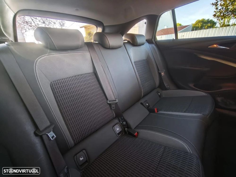 Opel Astra Sports Tourer 1.5 D S&S Auto Business Elegance - 35