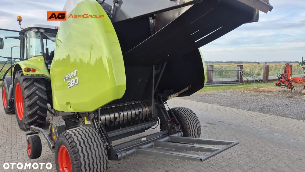 Claas VARIANT 380 RF - 9