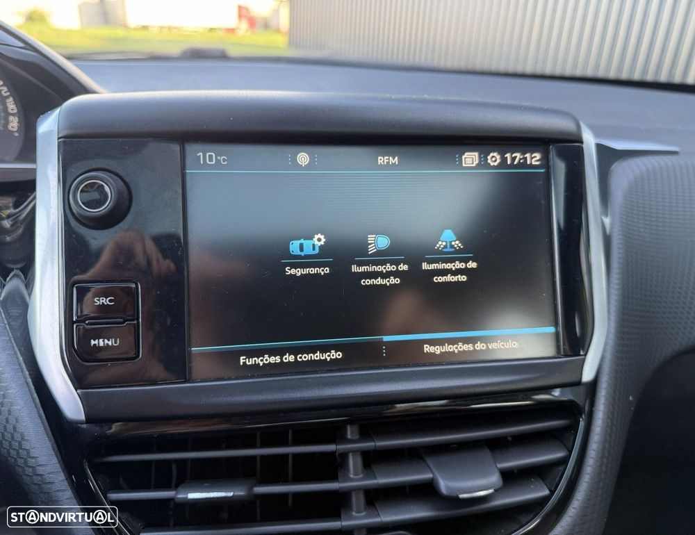 Peugeot 208 1.2 PureTech GT Line EAT6 - 19