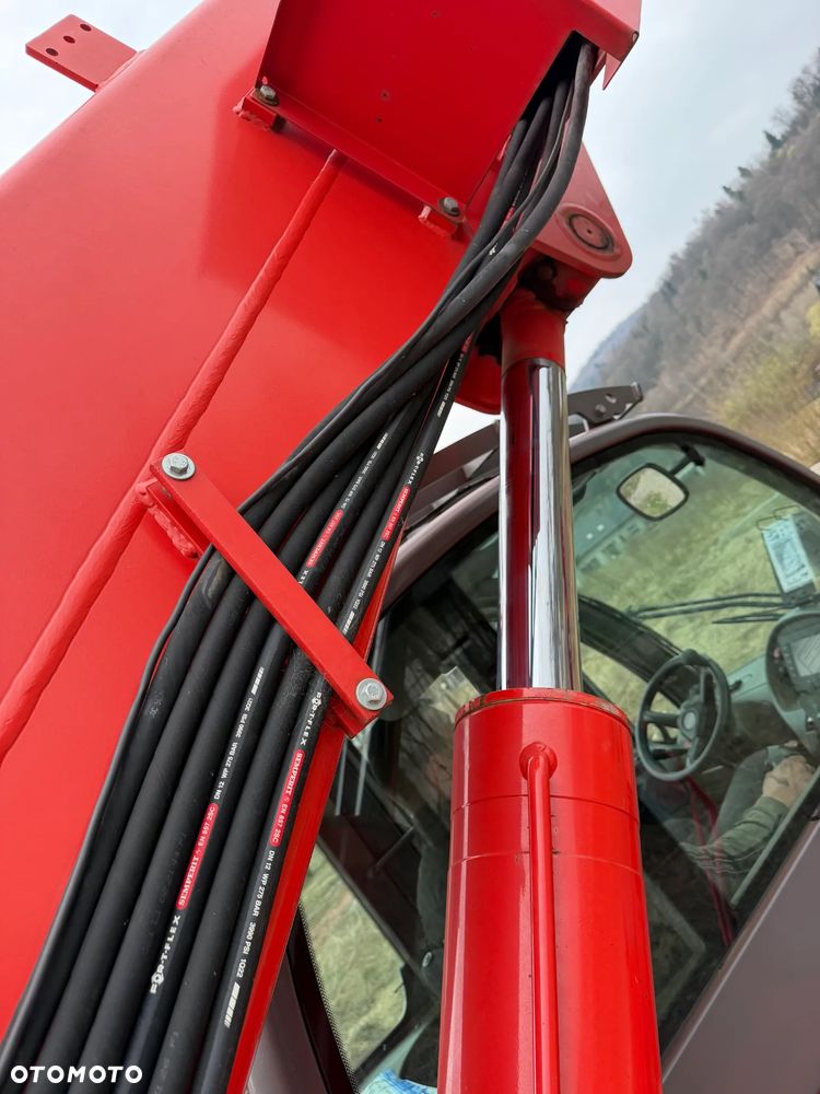 Manitou MRT2150+PRIVILEGE Ładowarka teleskopowa 4x4 ROTO 21metrów. Bez AdBLUE bez DPF. udźwig 5ton jak Nowa z Norwegii 4900mtg. 2015rok. Obrót pełny. Zero luzów wycieków. Zadbana maszyna z Fermy Norweskiej. Silnik 160 Km. AUTEC zdalne sterowanie. Ani deka luzów czy wycieków. Opony jak Nowe. Pełny Oryginał. Niski przebieg. Stabilizatory. Zamki na tłokach. OKAZJA - 25