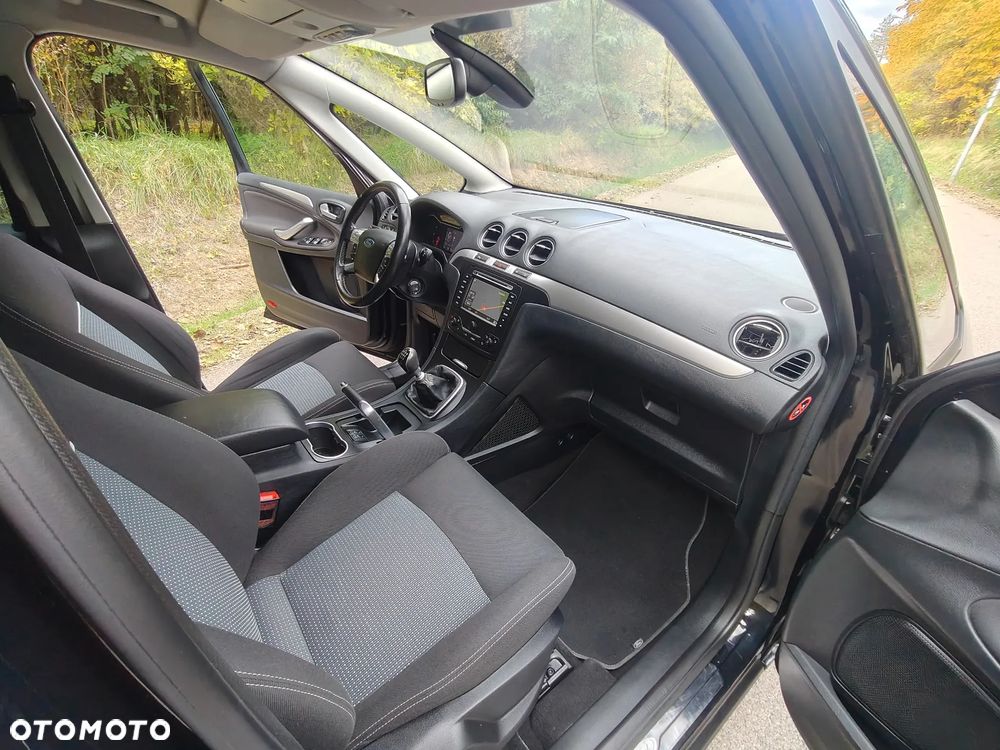 Ford S-Max 2.0 TDCi DPF Champions Edition - 29