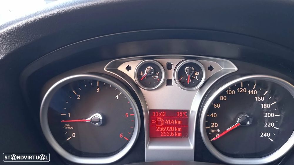 Ford Focus SW 1.6 TDCi Trend - 12