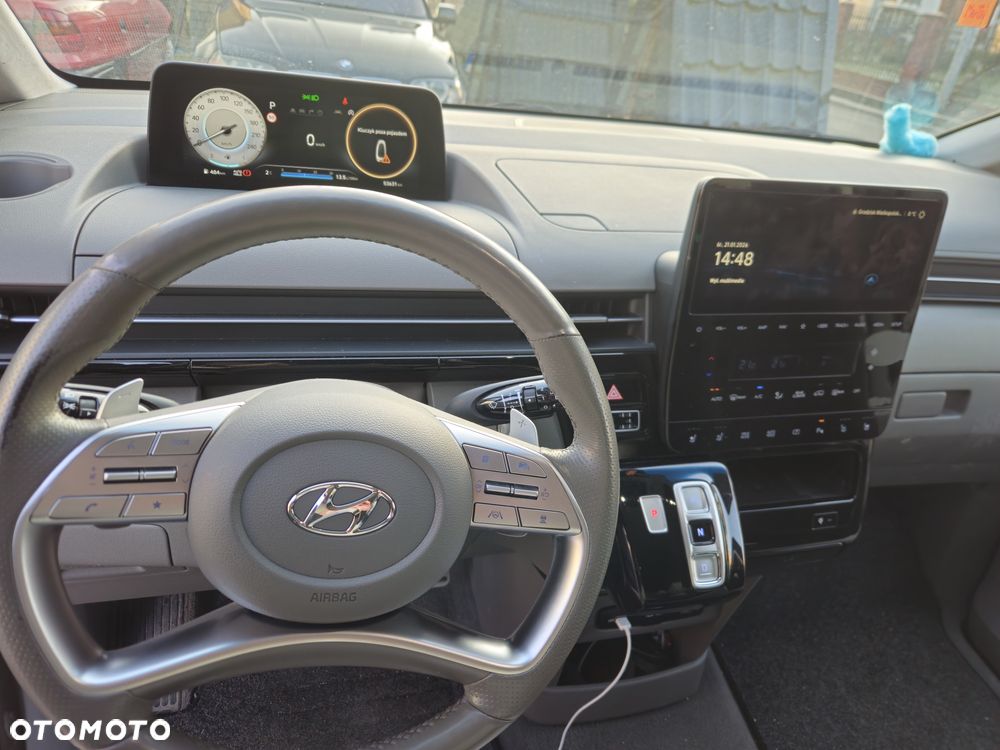 Hyundai Staria - 10