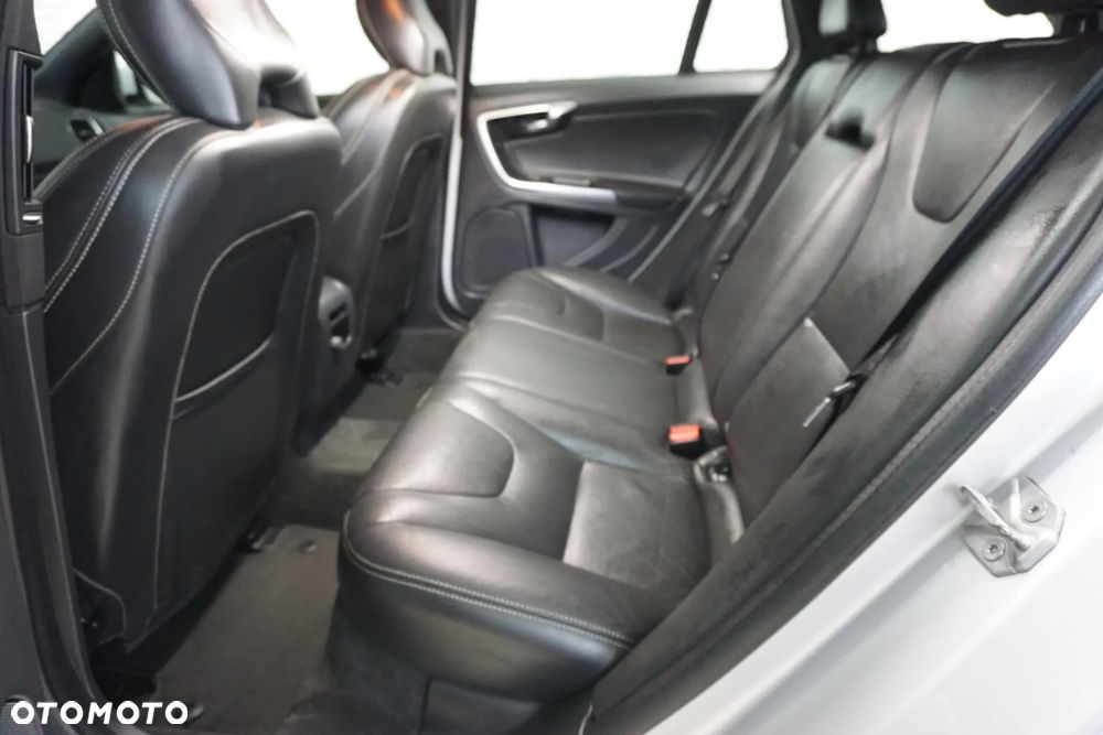 Volvo V60 D2 Kinetic - 24