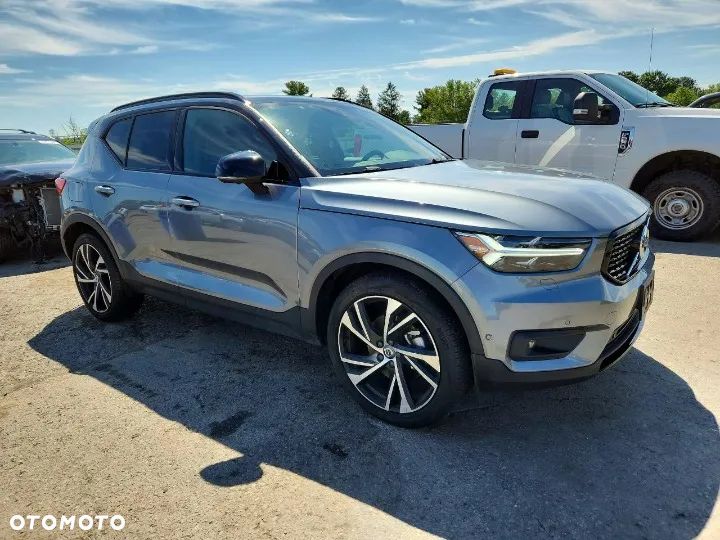 Volvo XC 40 T5 AWD R-Design - 4