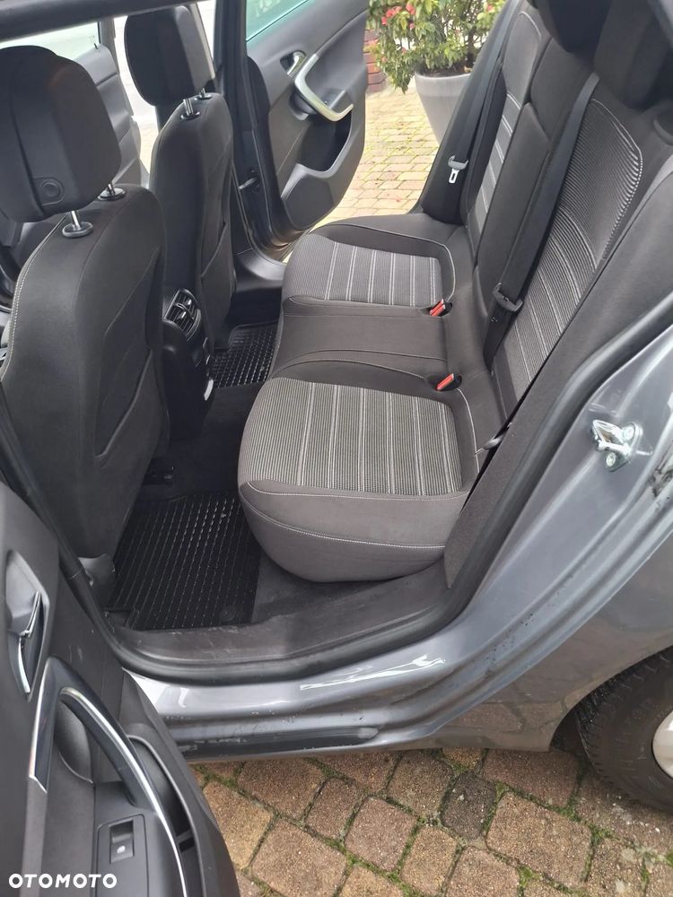 Opel Insignia - 12