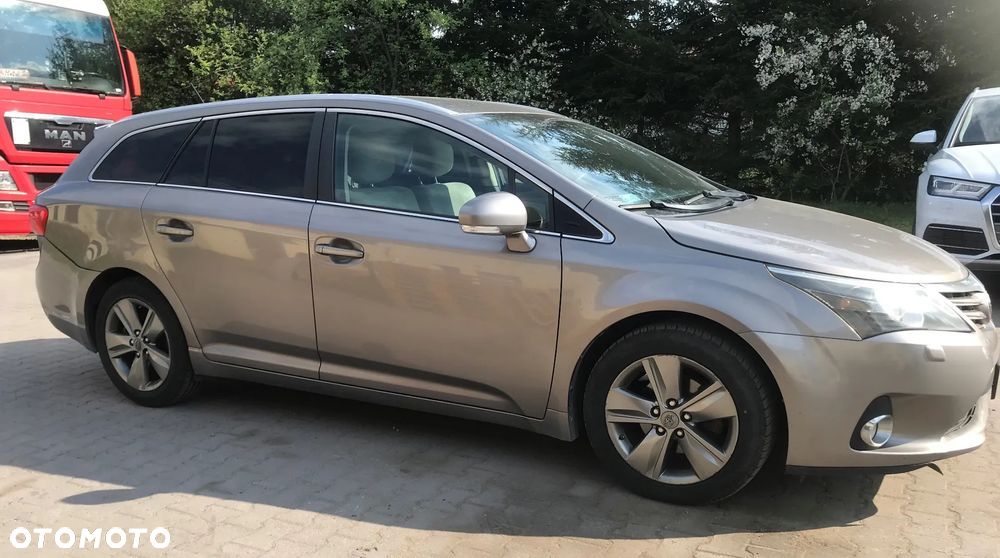 Toyota Avensis - 2