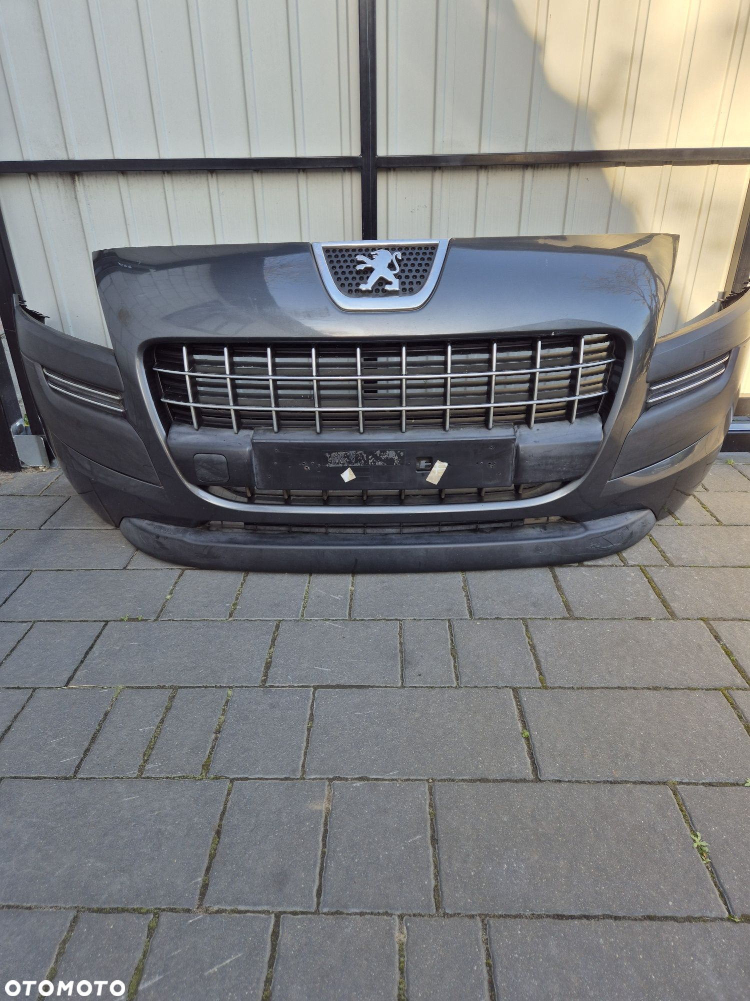 Zderzak przód przedni peugeot 3008 rok 10 kod lak KTPD - 3