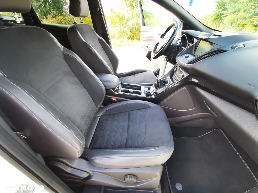 Ford Kuga 2.0 TDCi 4x4 ST-Line - 15