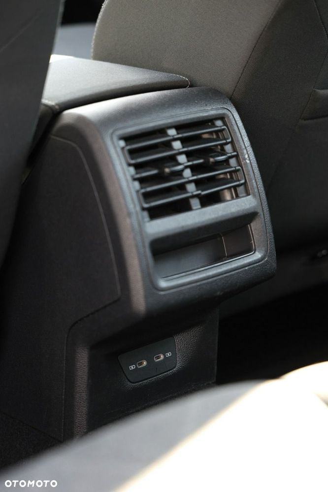 Volkswagen Golf 2.0 TDI Life - 25