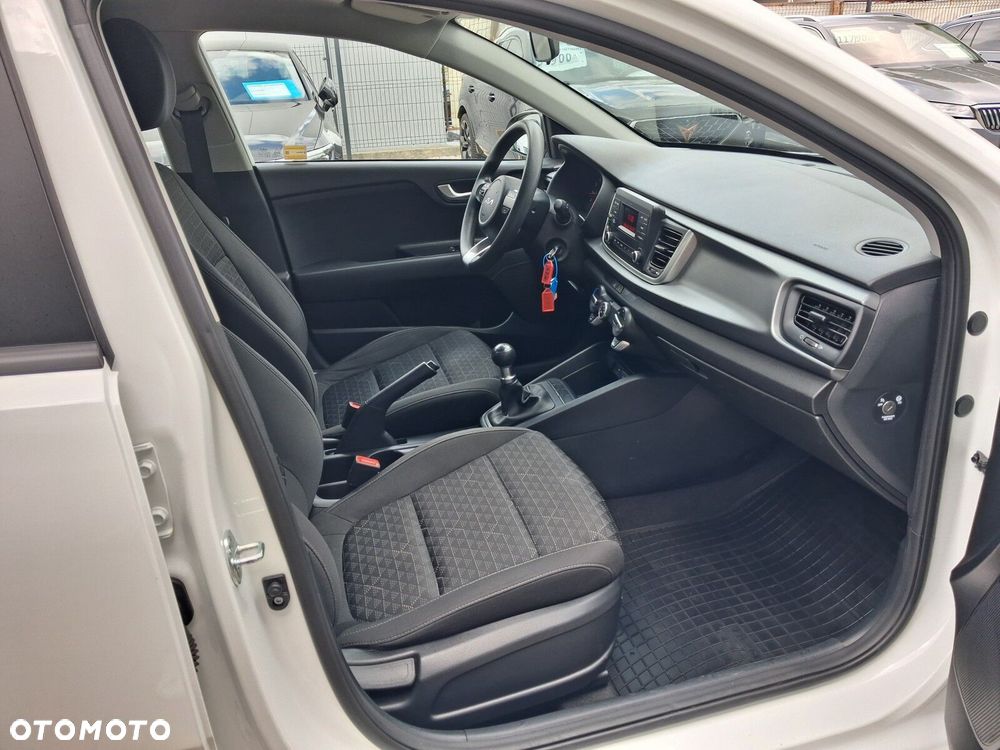 Kia Rio - 10