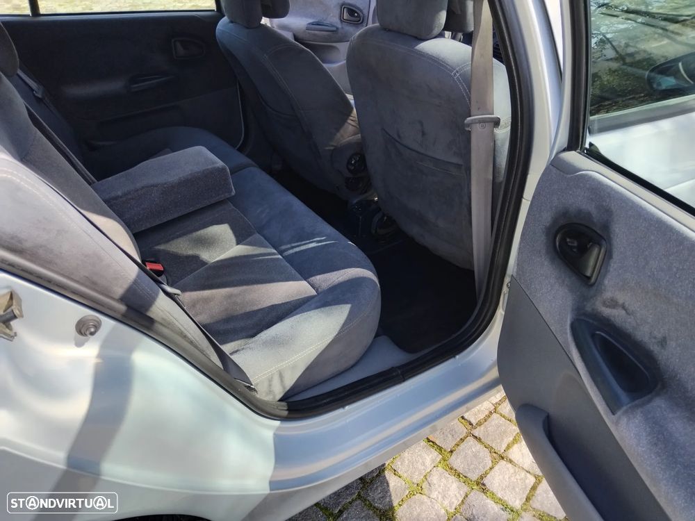 Renault Mégane 1.4 16V Dynamique - 10