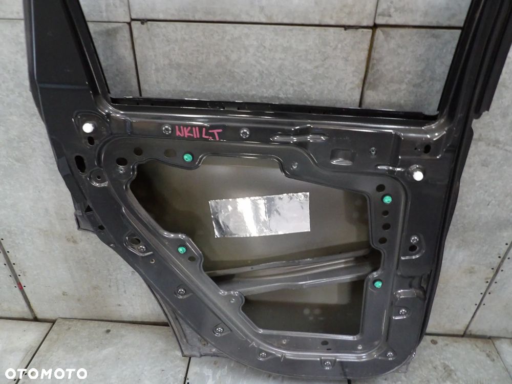 JEEP GRAND CHEROKEE WK2 DRZWI LEWE TYŁ - 13