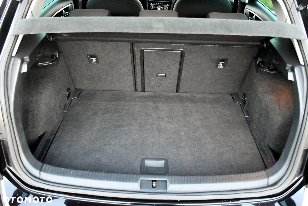 Volkswagen Golf - 27