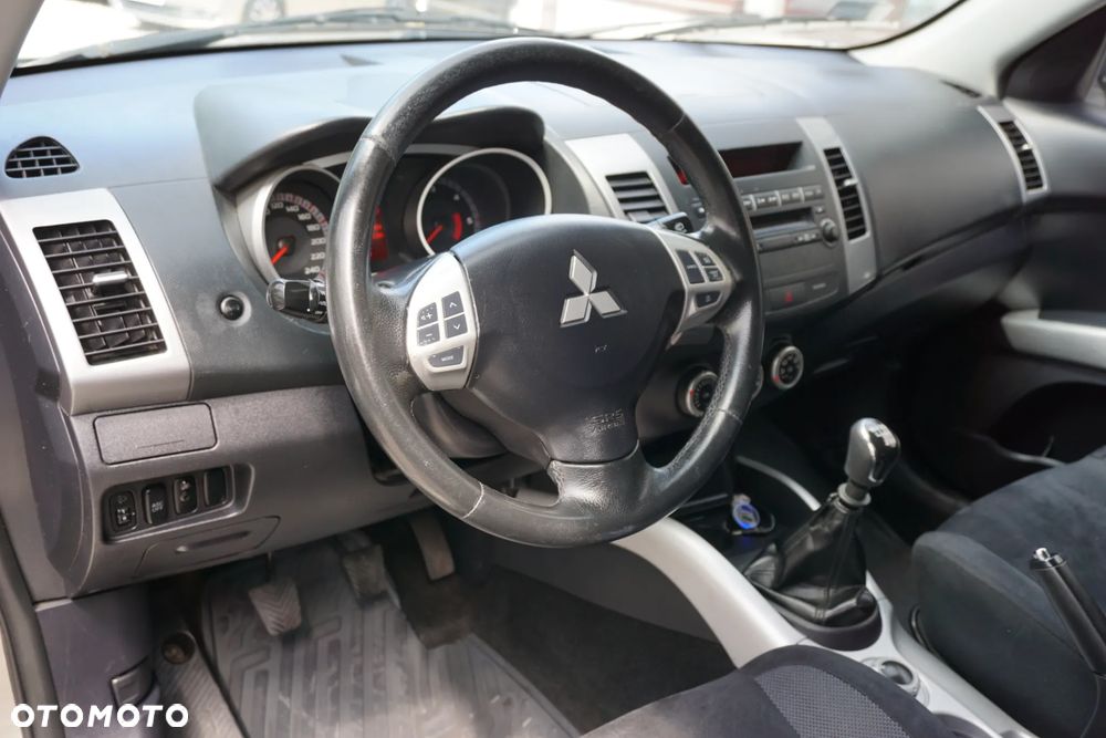 Mitsubishi Outlander 2.0 DID Instyle - 9