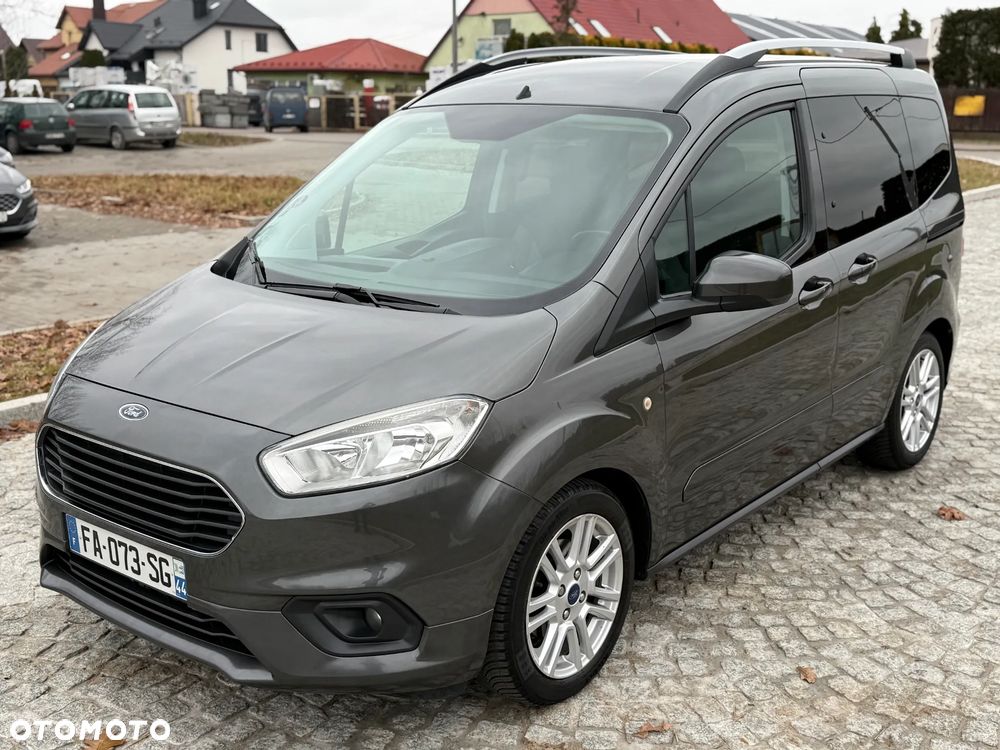 Ford Tourneo Courier 1.0 EcoBoost S&S Titanium - 2