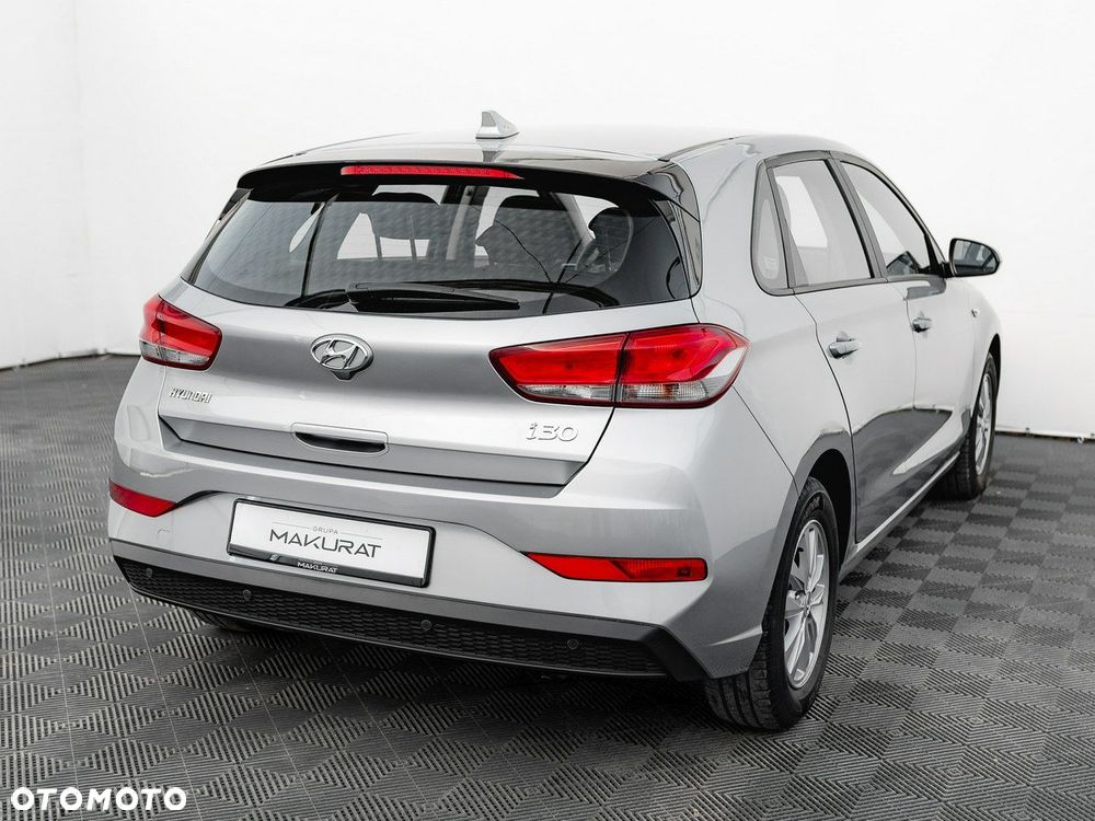 Hyundai i30 1.5 DPI Classic + - 6