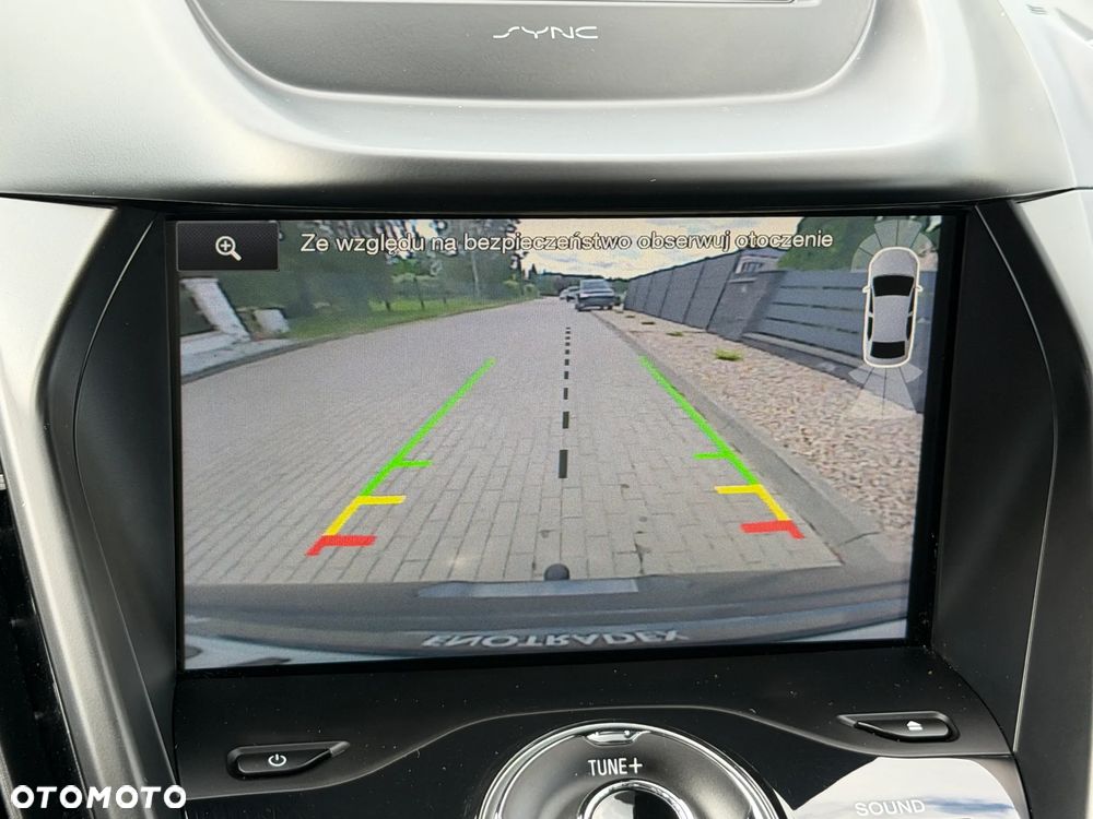 Ford Kuga 1.5 EcoBoost 2x4 Titanium - 16