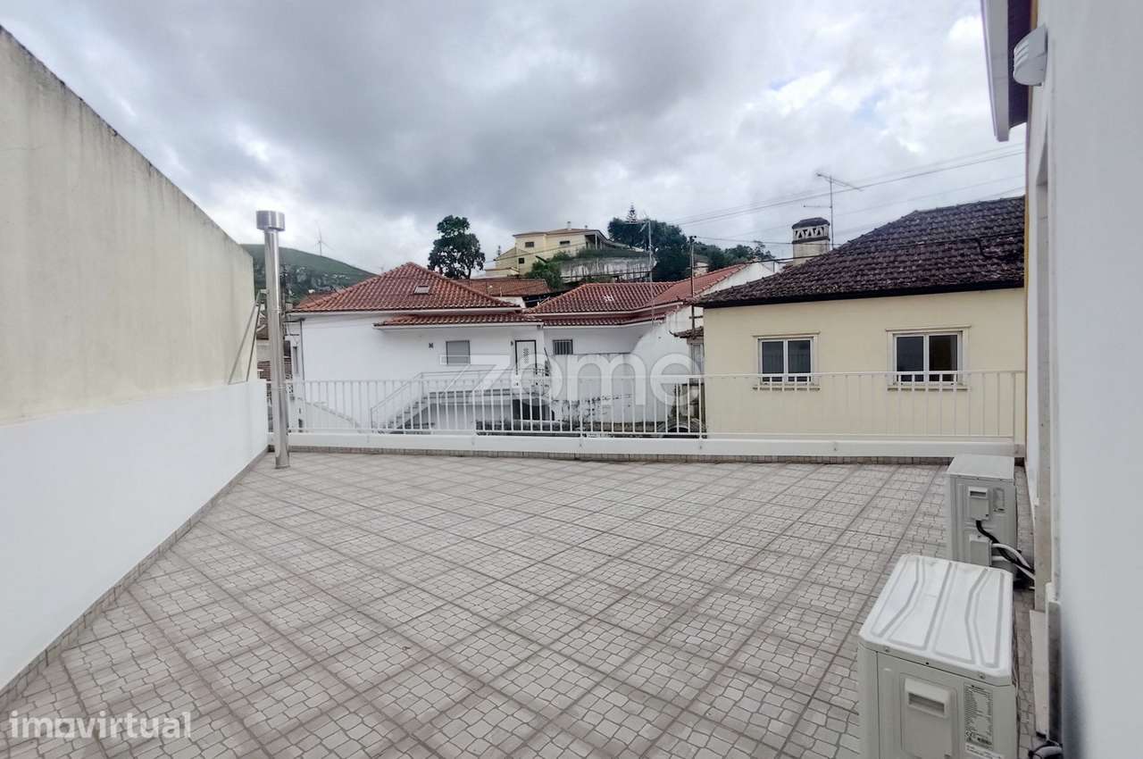Moradia renovada a 7 minutos da Batalha e 12 min de Leiria - Grande imagem: 3/29