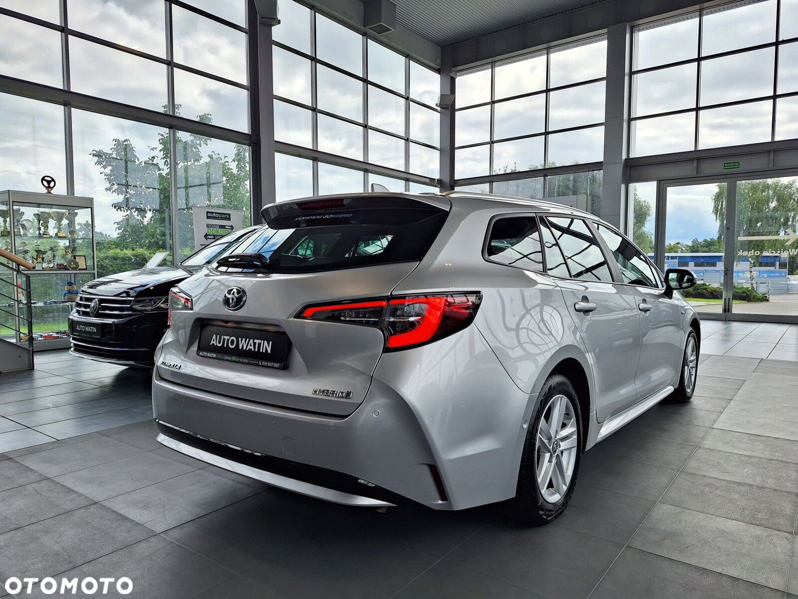 Toyota Corolla 1.8 Hybrid Comfort - 13