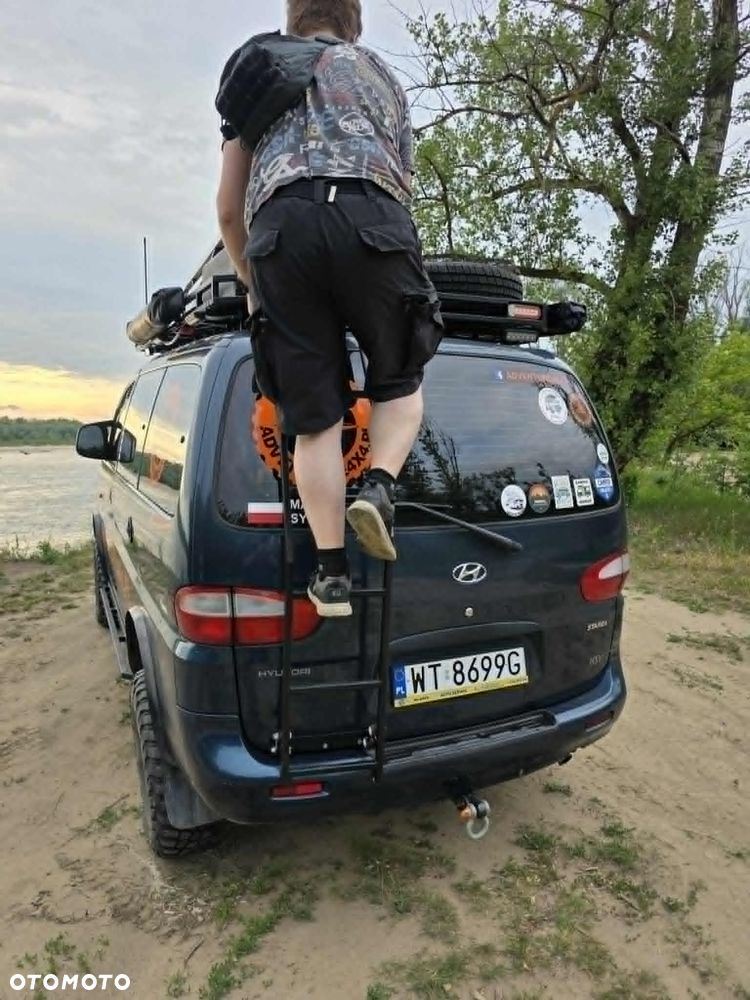 Hyundai H-1 Starex - 12