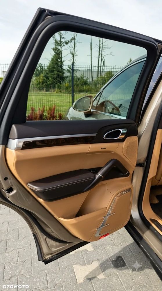 Porsche Cayenne - 15