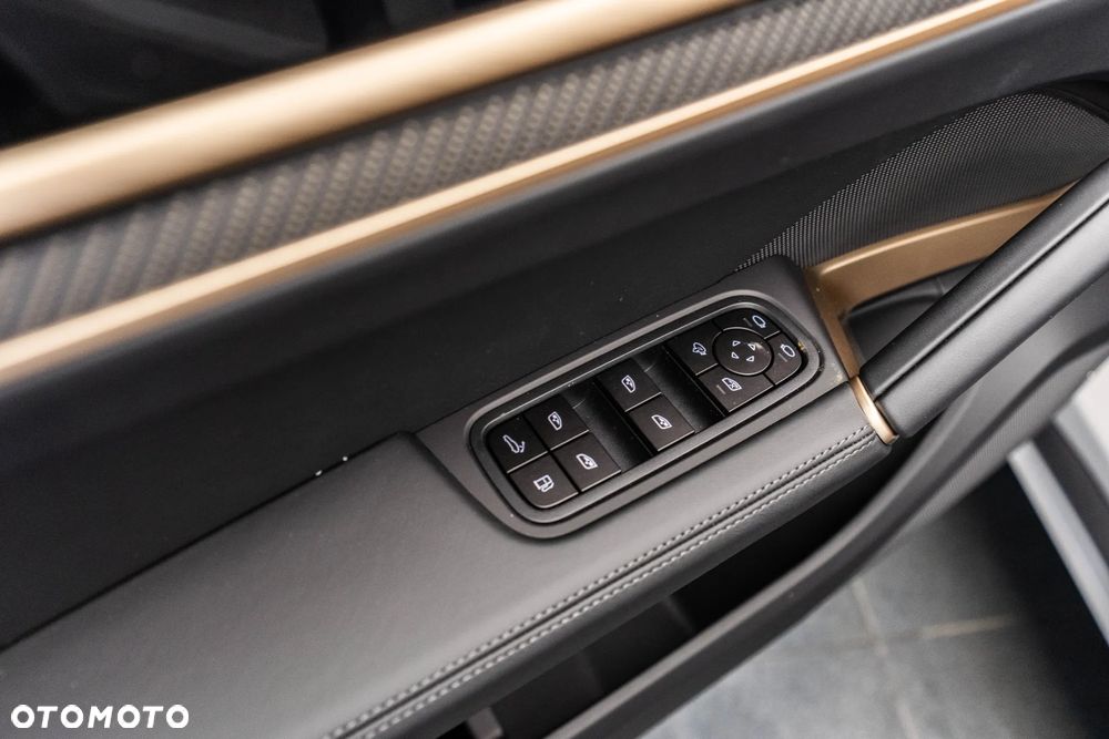 Porsche Cayenne S E-Hybrid PHEV Black Edition - 28