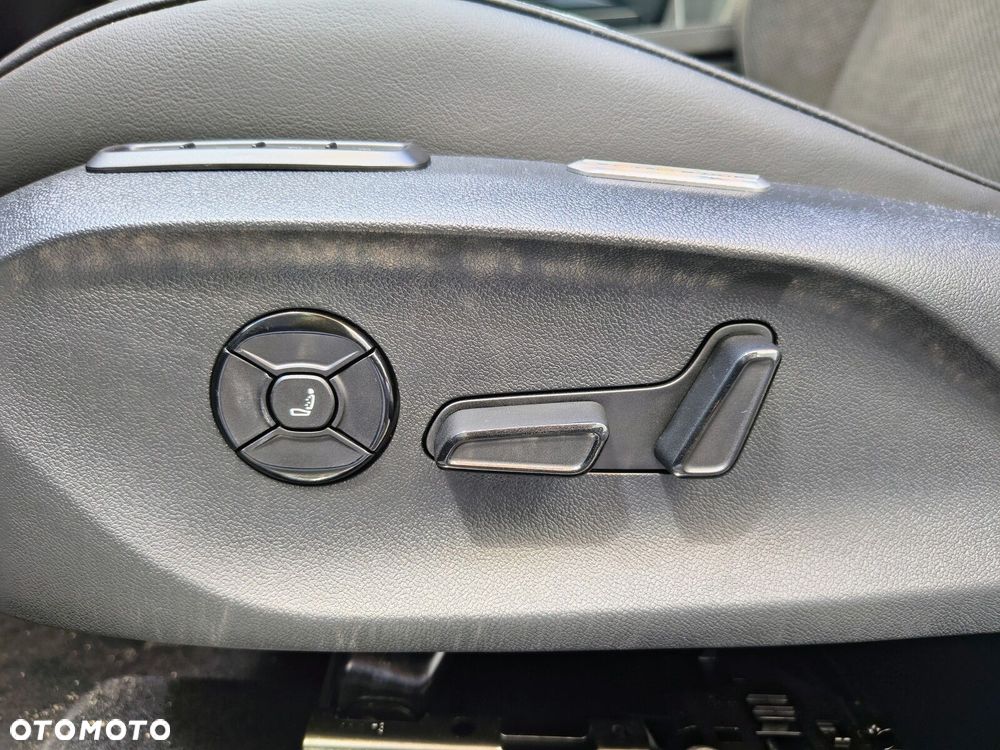 Volkswagen Passat - 30