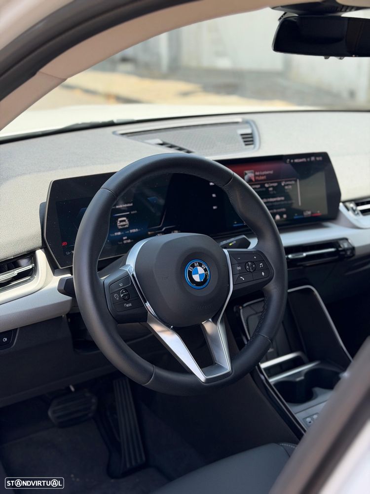 BMW iX2 - 3