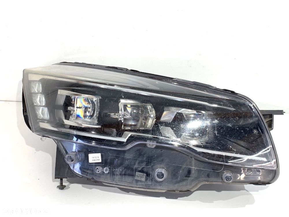 REFLEKTOR PRAWY PRZÓD FULL LED  PEUGEOT 508 SW I (8E_) 2010 - 2018 2.0 HDi 180 RXH 133 kW [181 KM] - 1