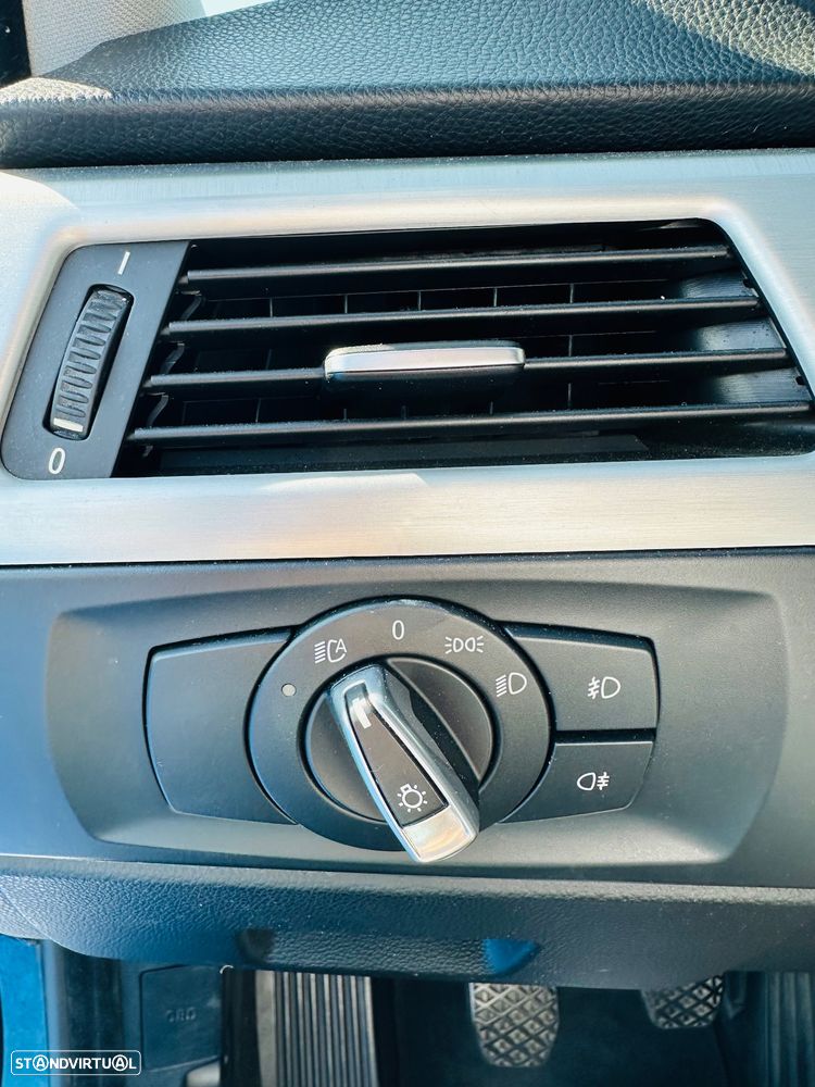 BMW 318 d DPF Touring Edition Sport - 33