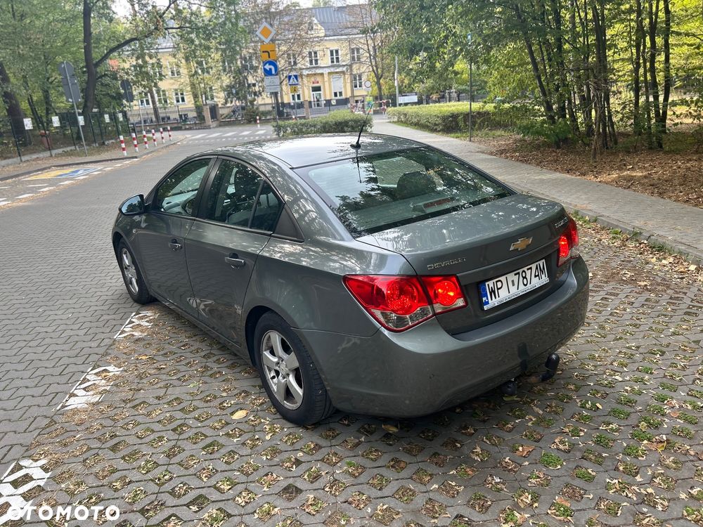 Chevrolet Cruze 1.6 LS - 7