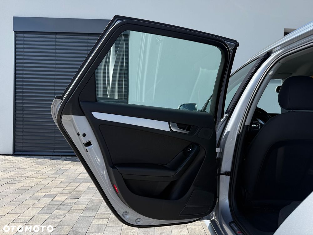 Audi A4 Avant 2.0 TDI DPF multitronic S line Sportpaket - 35