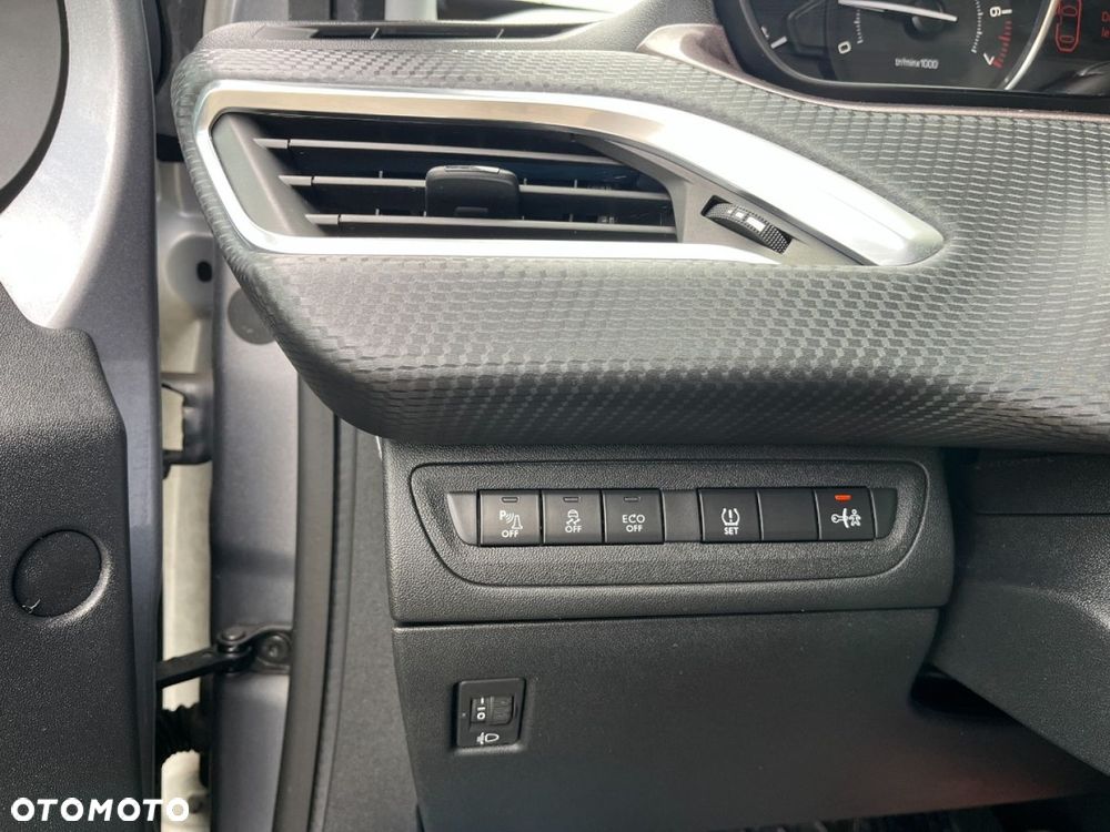 Peugeot 2008 82 e-VTI ETG5 Active - 16