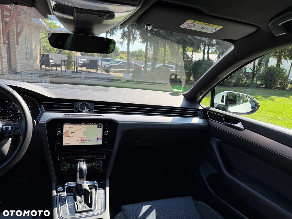 Volkswagen Passat - 31