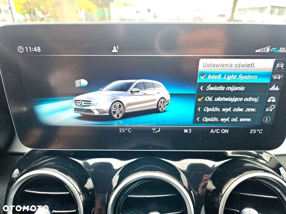 Mercedes-Benz Klasa C 220 d 4Matic T 9G-TRONIC - 40