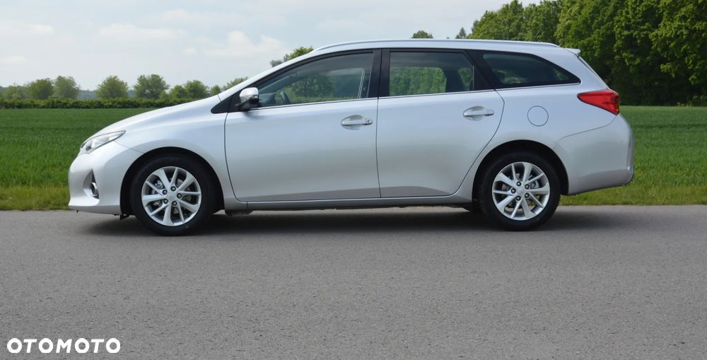 Toyota Auris - 2